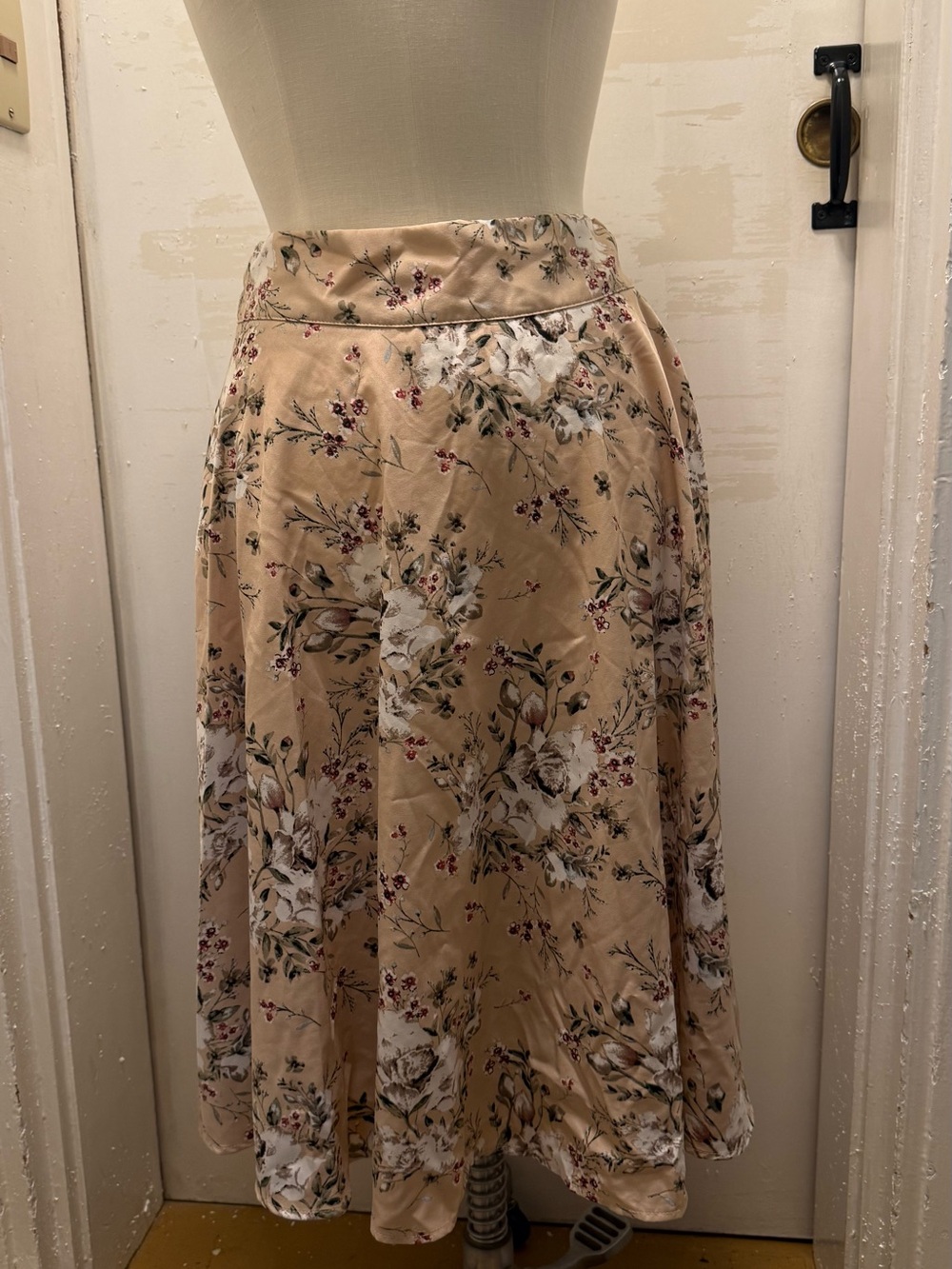 SHEIN Beige Floral Circle Skirt